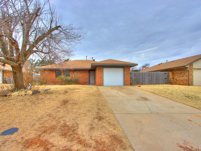 property at 5933 N Redmond Ave