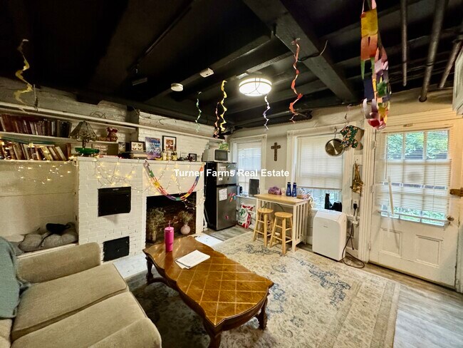 5 Champney Pl, Unit 1 in Boston, MA - Building Photo - Building Photo