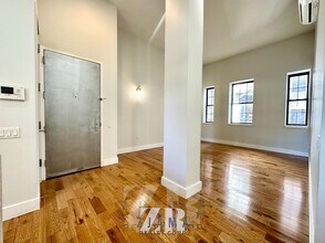 72 Willoughby St in Brooklyn, NY - Foto de edificio - Building Photo