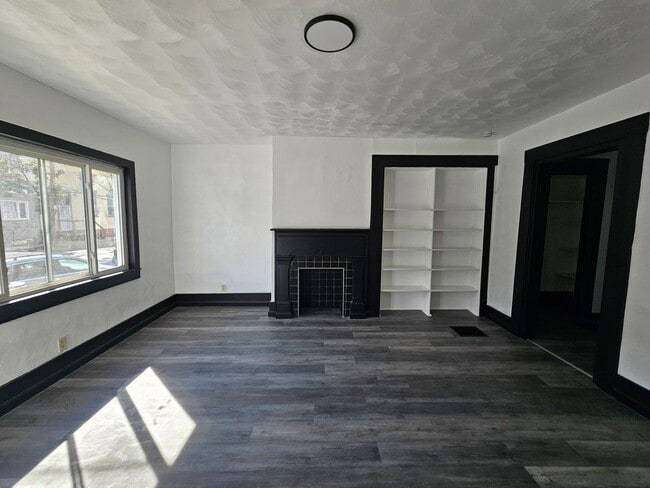 property at 1711 Mary St