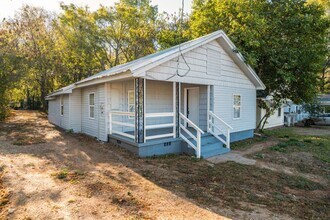 1015 14th Ave N in Bessemer, AL - Foto de edificio - Building Photo