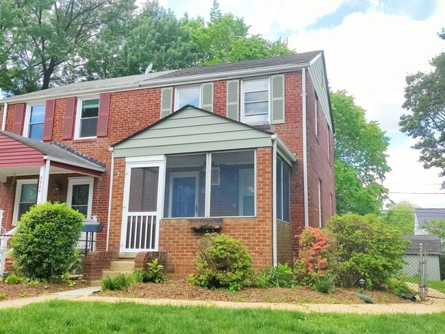 property at 5942 Williamsburg Rd