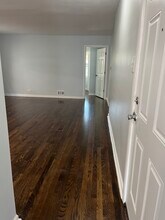 728 Dobson St, Unit 1 in Evanston, IL - Building Photo - Building Photo