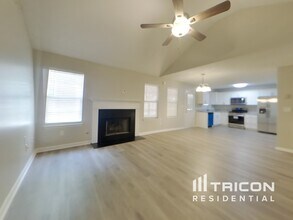 4461 White Rd in Douglasville, GA - Foto de edificio - Building Photo