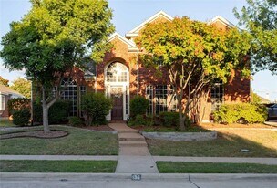 136 Merideth Dr in Murphy, TX - Building Photo