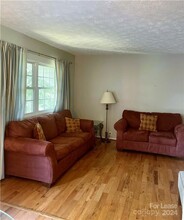 1050 21st Ave NW in Hickory, NC - Building Photo - Building Photo