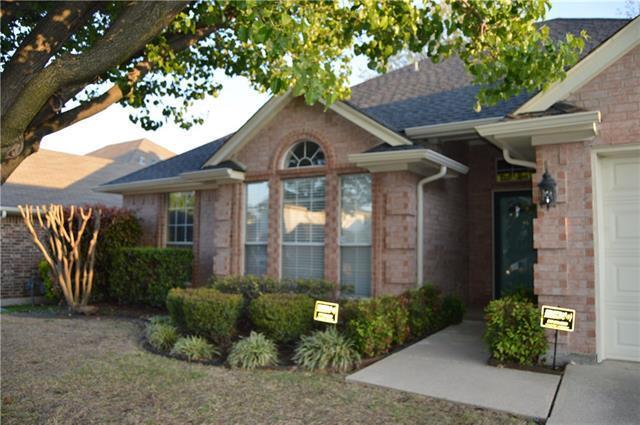 1025 Westgrove Dr in Saginaw, TX - Building Photo