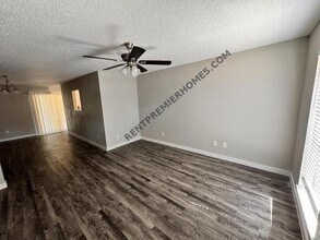 802 Las Palmas Dr in Grand Prairie, TX - Building Photo - Building Photo