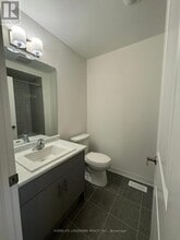 75 Sagewood Ave in Barrie, ON - Building Photo - Building Photo