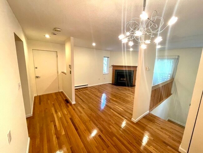 26 Alton Pl, Unit A in Brookline, MA - Building Photo - Building Photo