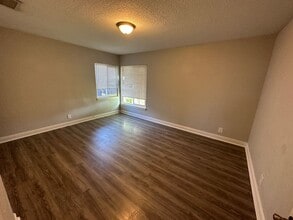 204 Emerson Ave in Modesto, CA - Building Photo - Building Photo