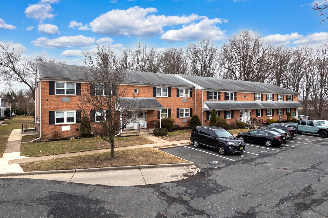11 Sunnybrook Rd in Stratford, NJ - Building Photo