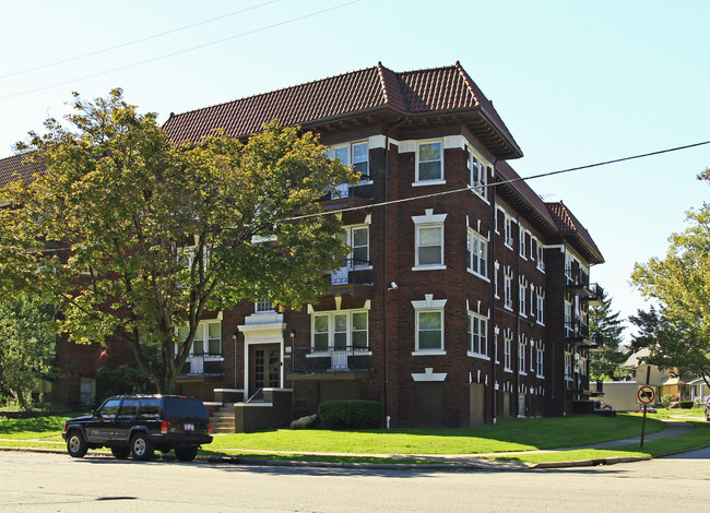 Superior Hillcrest in Cleveland, OH - Building Photo - Building Photo