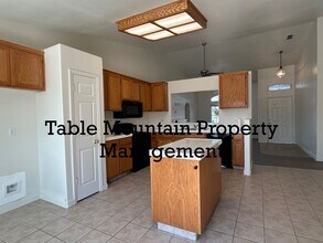 111 Buck Run Dr in Oroville, CA - Building Photo - Building Photo