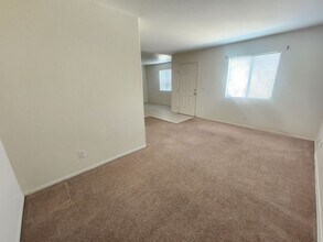 6658 Smoketree Ave in Twentynine Palms, CA - Building Photo - Building Photo