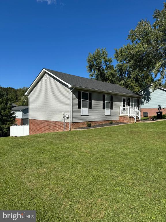 property at 425 E Fairchild Dr