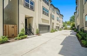 1333 W 22nd St in Houston, TX - Building Photo