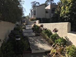 7 Vía Joaquin in Monterey, CA - Building Photo - Building Photo