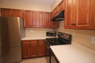 95 Wilton Crest Rd in Wilton, CT - Building Photo - Building Photo