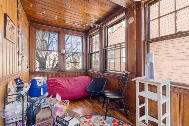 95 Beacon St, Unit 3 in Somerville, MA - Building Photo - Building Photo