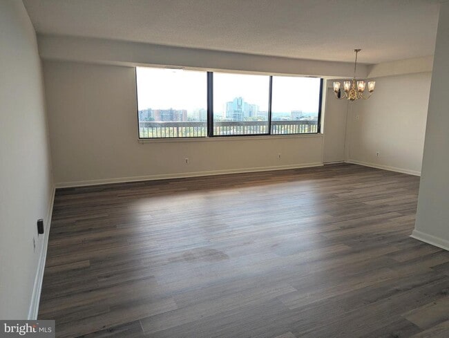 property at 3709 S George Mason Dr