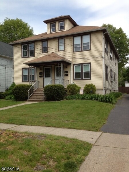 9 Grove St in Cranford, NJ - Building Photo