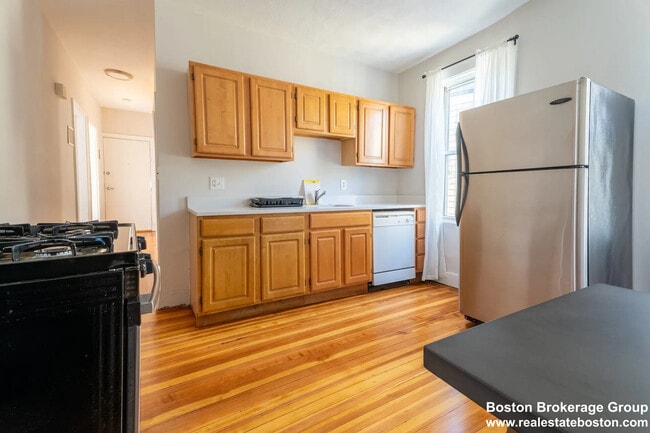 property at 33 Edison Green
