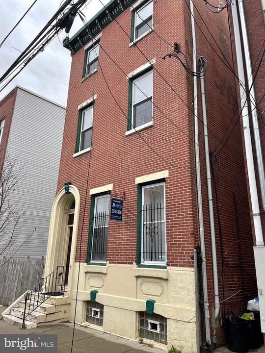 1769 Frankford Ave in Philadelphia, PA - Building Photo