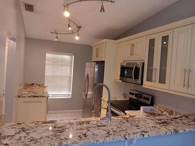 5262 Breadfruit Cir in Delray Beach, FL - Foto de edificio - Building Photo