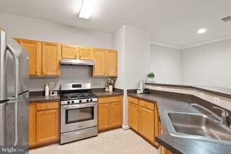 13363 Connor Dr in Centreville, VA - Building Photo - Building Photo