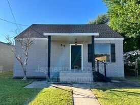 315 E Thomas St in Sulphur, LA - Building Photo