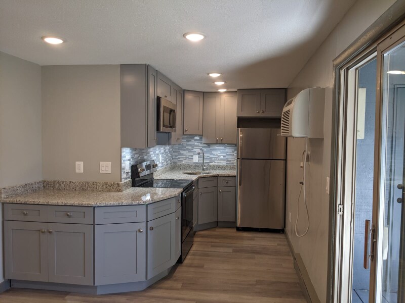 355 Long Hill Rd-Unit -355-12 in Groton, CT - Foto de edificio