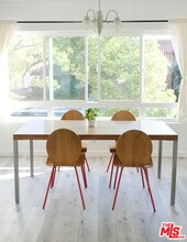 10823 Camarillo St in Los Angeles, CA - Building Photo - Building Photo