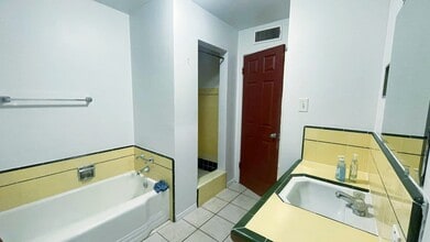 961 N Fruit Ave in Fresno, CA - Building Photo - Building Photo