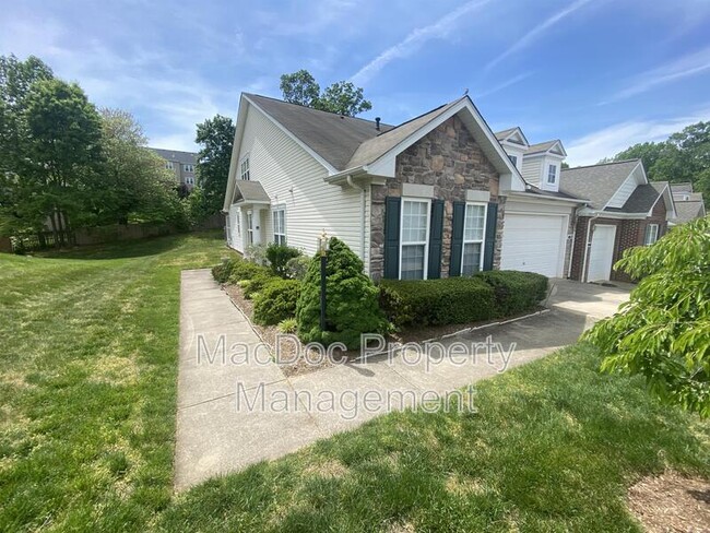 1012 Maureen Dr in Fredericksburg, VA - Building Photo - Building Photo