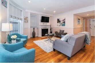 405 Commonwealth Ave, Unit 2 in Boston, MA - Foto de edificio - Building Photo