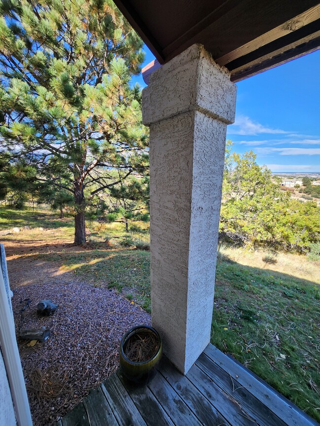 560 Autumn Crest Cir in Colorado Springs, CO - Foto de edificio - Building Photo