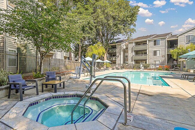 Bristol Commons in Sunnyvale, CA - Building Photo - Building Photo