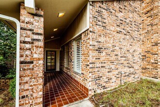 422 River Oaks Dr in Huntsville, TX - Building Photo - Building Photo