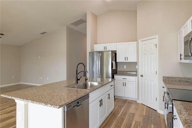 5543 Arlington River Dr. in Lakeland, FL - Building Photo - Building Photo