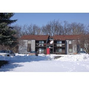 Dixon Square Apartments in Dixon, IL - Foto de edificio - Building Photo