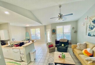 321 S Kerr Ave in Wilmington, NC - Building Photo - Building Photo