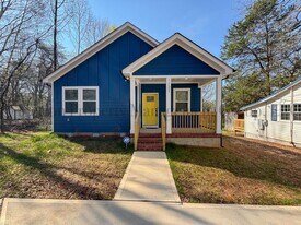 1121 Wilmington Ave in Statesville, NC - Building Photo