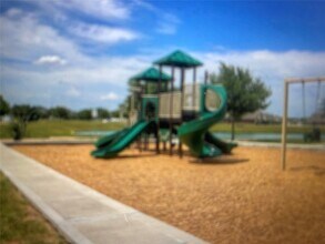 5 Indian Palms Dr in Manvel, TX - Foto de edificio - Building Photo