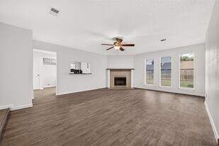 7407 Cortes Dr in Houston, TX - Building Photo