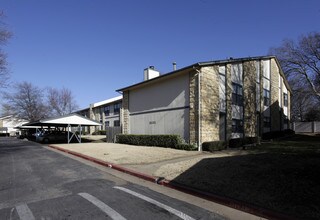 Forest Creek Condominiums in Bartlesville, OK - Building Photo - Building Photo