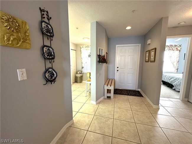 property at 6670 Huntington Lakes Cir