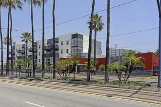 Long Beach and 21st Apartments in Long Beach, CA - Building Photo - Building Photo