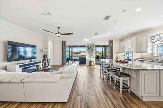 5400 Manchini St in Sarasota, FL - Foto de edificio - Building Photo