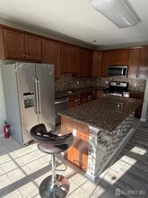 8 Andrews Way in Piscataway, NJ - Building Photo - Building Photo